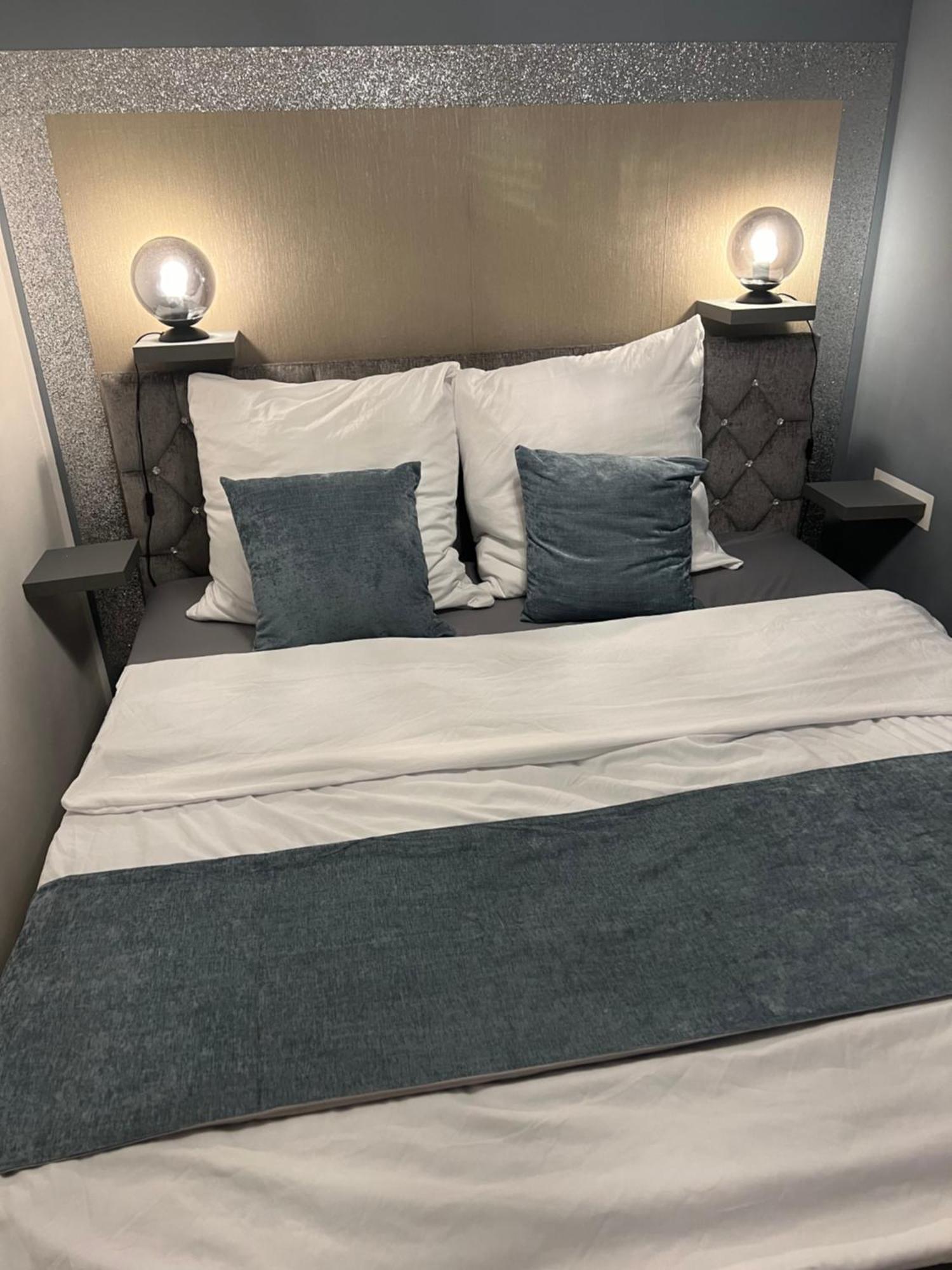 Apartment Juna Mit Tg Stellplatz Leipzig Eksteriør bilde